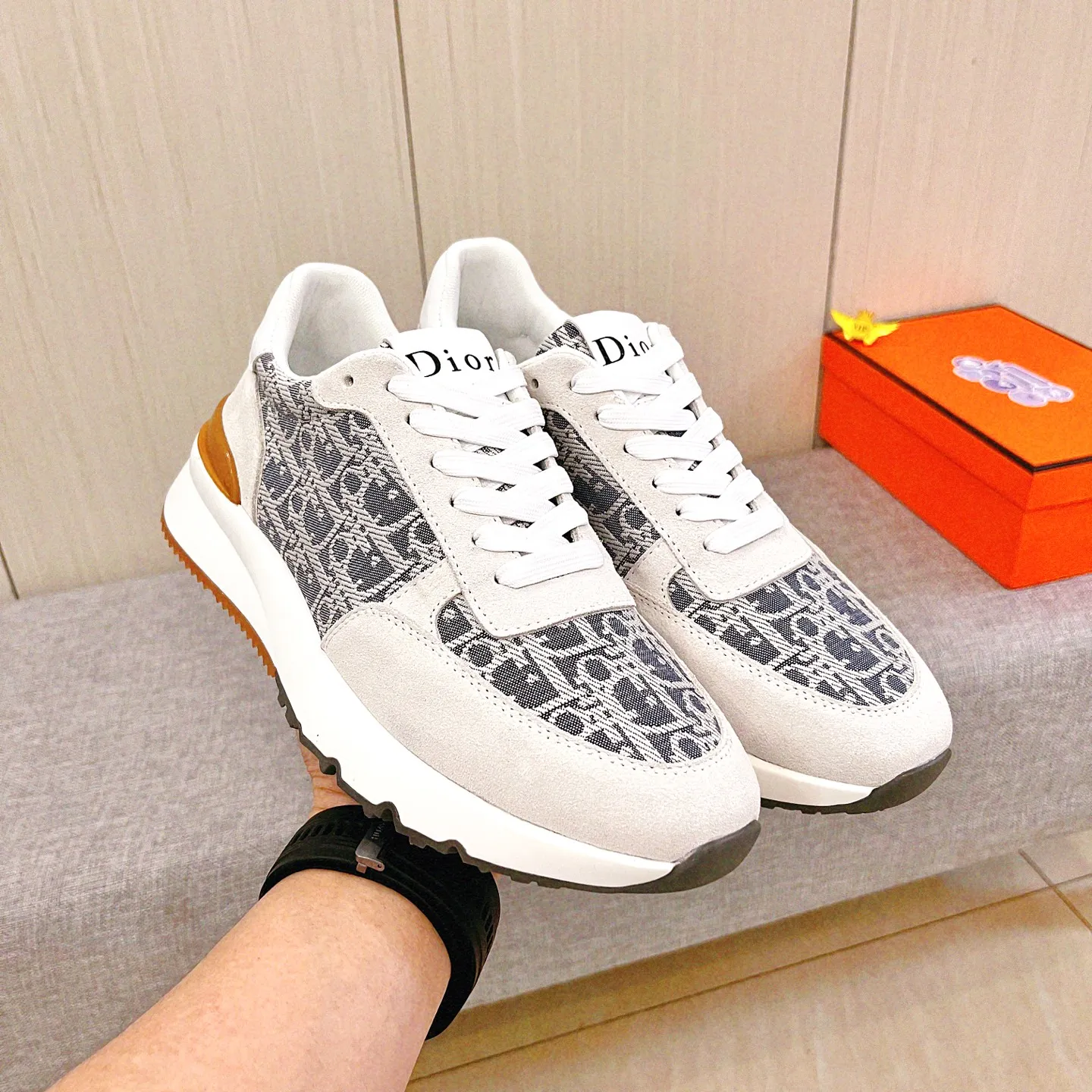 Men's men's shoes💰 460 men's shoes💰[Dior]🔥Men's high-end brand of shoes official website 1:1 latest masterpiece: the upper is made of Italian imported first-layer cowhide with a comfortable and breathable lining➕original non-slip and wear-resistant outsole🔥, making walking more convenient and comfortable! An exclusive new model, a stunning work, a beautiful 1:1 replica [color] compared to the official quality! Create a fashionable personality to set off your uniqueness! A must-have for trendy men! Classic🔥Size: 38-44 Color: 🔥Multiple colors available🔥.